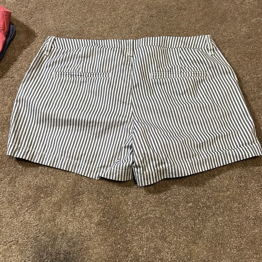 Old Navy Women’s Casual Striped Shorts - Picture 3 of 3